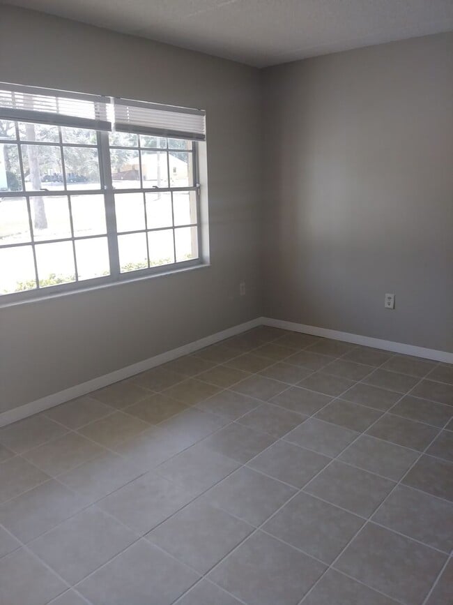 Building Photo - 1BR/1.5 BA Apt in Historic Downtown Eustis - Newly renovated
