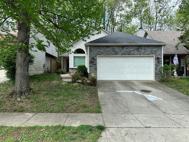 Foto del edificio - COMING SOON! Beautiful 3 BR Home; Open Floor Plan, Attached Garage; Fenced Backyard!