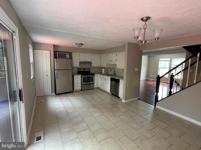 Building Photo - 10121 Shelldrake Cir