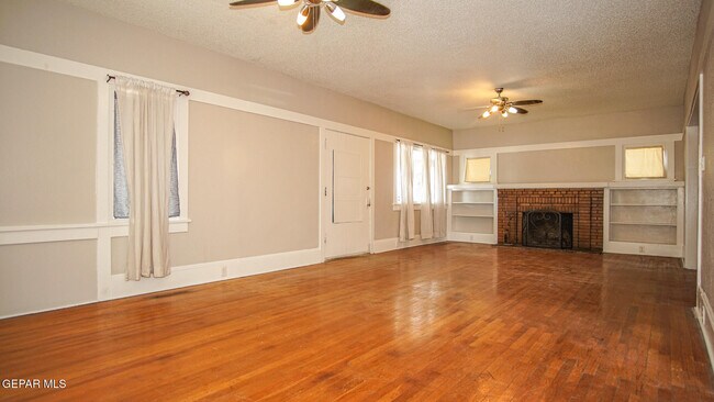 Foto del edificio - 7600 Franklin Dr