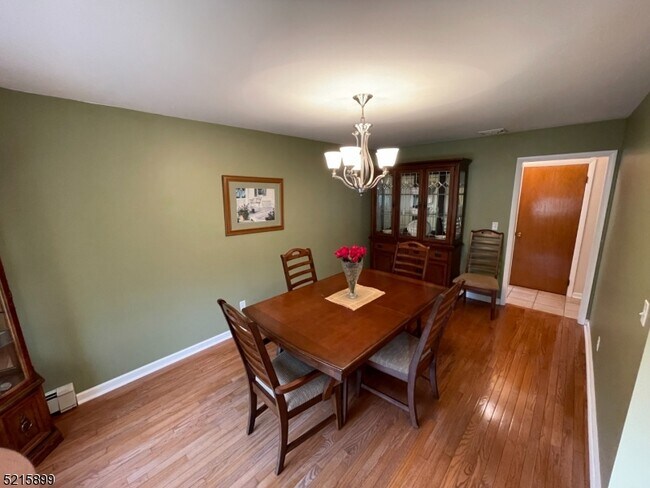 Building Photo - 42 Willow Way