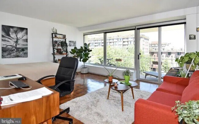 Foto del edificio - 1425 4th St SW