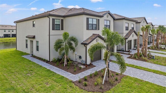 Foto del edificio - 15134 Sunny Day Dr