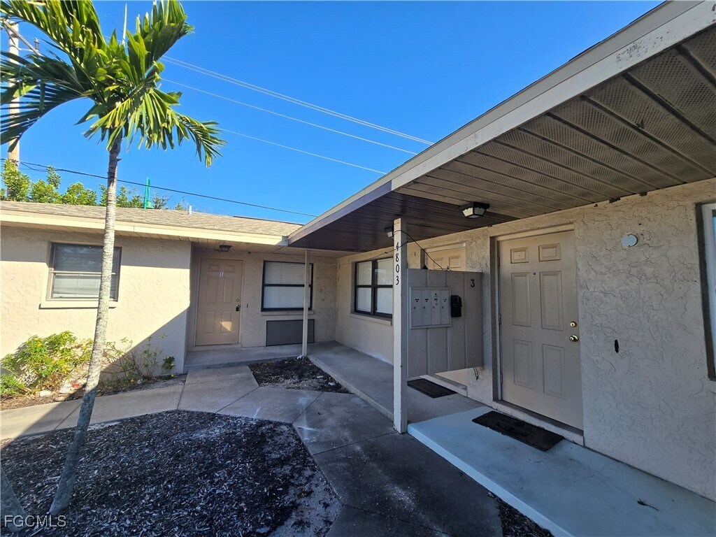 Foto del edificio - 4803 Triton Ct E