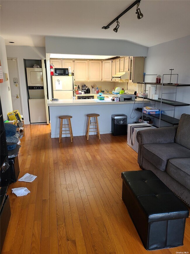 Building Photo - 48-19 92nd St