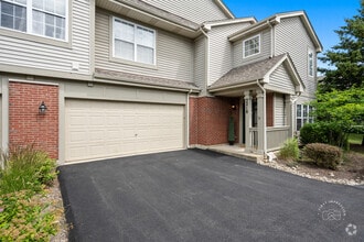Building Photo - 2218 Rockefeller Dr