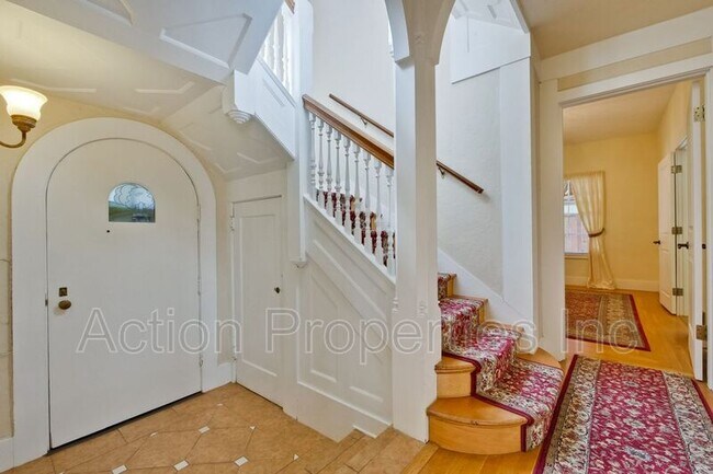 Foto del edificio - 280 Leslie Ct