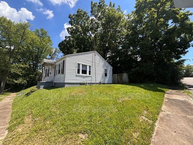 Building Photo - 344 W Parkwood Dr