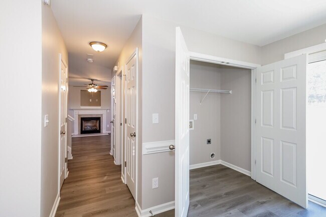 Building Photo - 9422 Isaac Hunter Dr