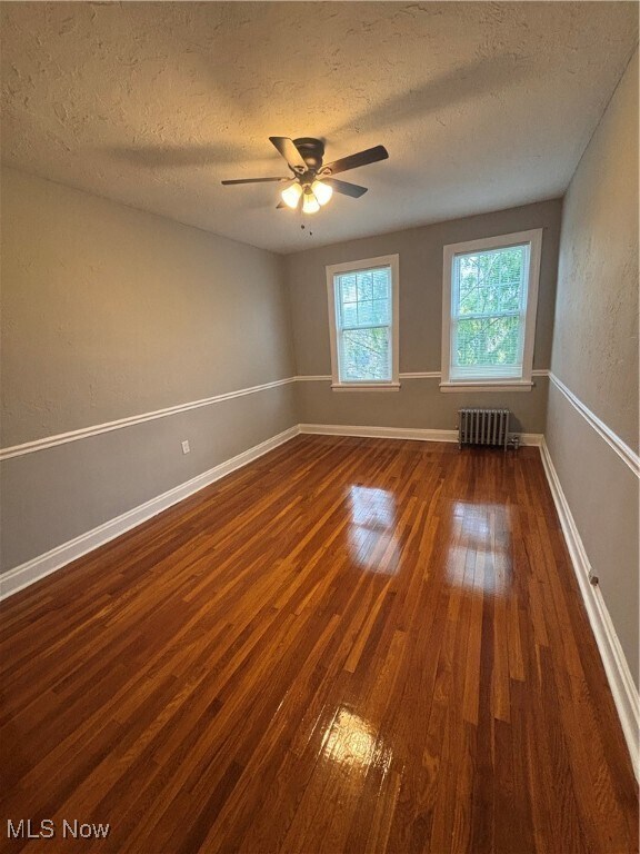 Foto del edificio - 9907 Lake Ave