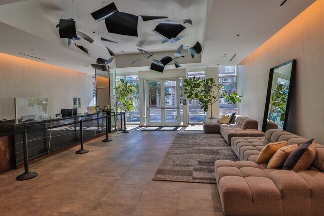 Building Photo - Modern & Spacious 2br/2ba In Mission Bay w...