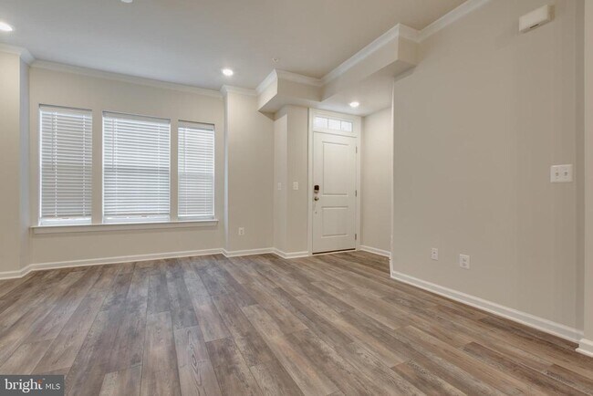Building Photo - 5929 Krantz Dr