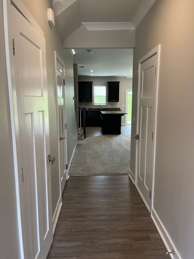 Building Photo - 3 Bed 2 Bath Townhome Located in Simpsonville
