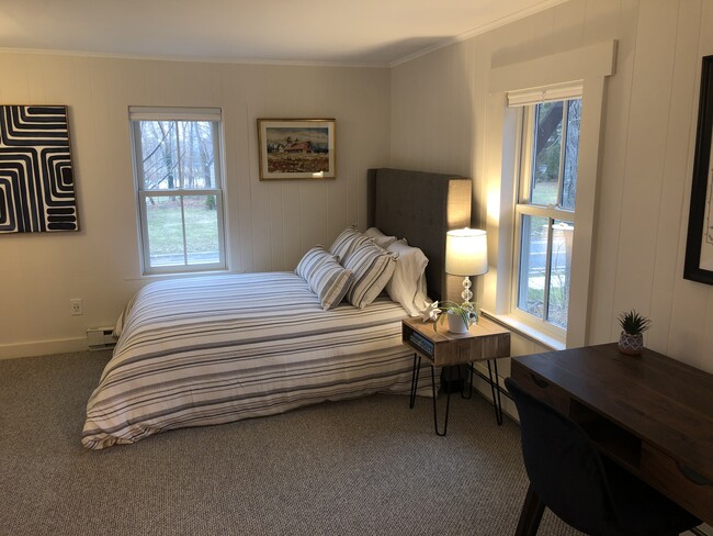 Studio Bedroom - 1061 Maplewood Ave
