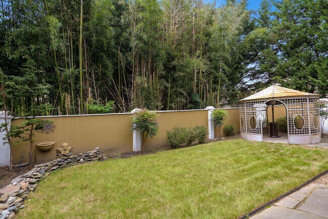 Foto del edificio - 2730 Oak Valley Dr