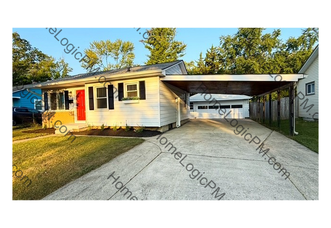 NORTH EAST SIDE 2 BEDROOM WITH BASEMENT! AVAILABLE NOW! - NORTH EAST SIDE 2 BEDROOM WITH BASEMENT!  AVAILABLE NOW! Apartment