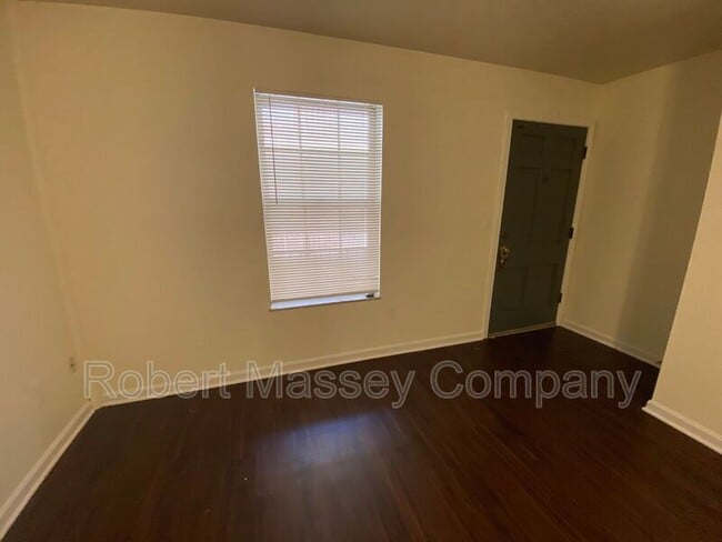 Building Photo - 2124 Cherokee Pkwy
