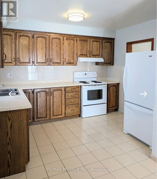 Building Photo - 71 Sorlyn Ave