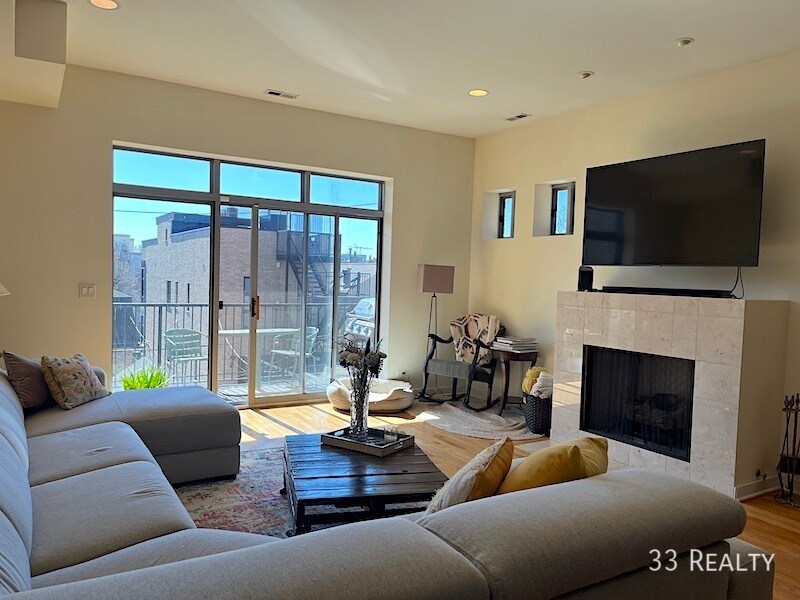 Foto principal - 2417 W Erie St