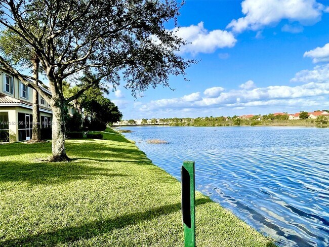 Foto del edificio - 12171 SW 4th St