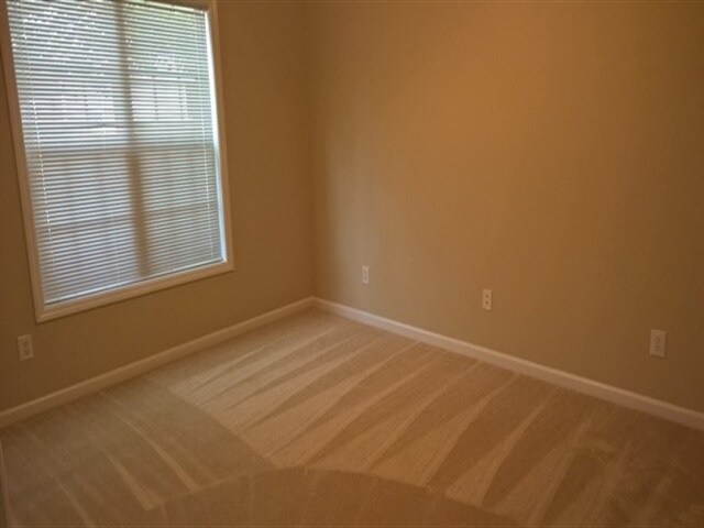Building Photo - 5760 Regent Village Dr