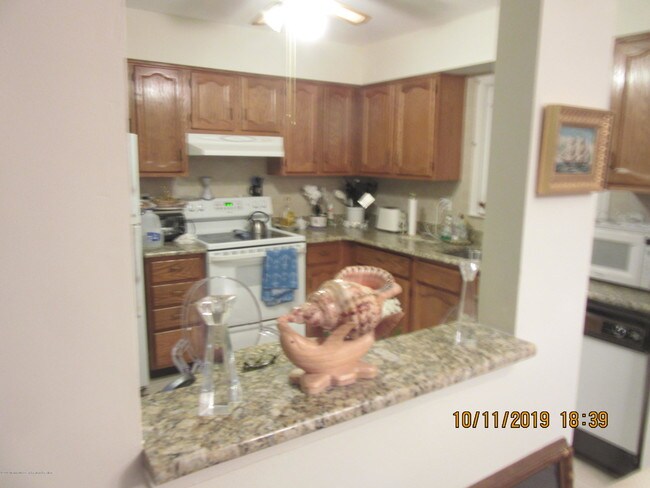 Building Photo - 70 Lauren Ln N