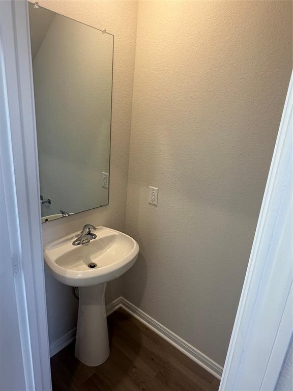 Building Photo - 15850 Berry Hl Dr
