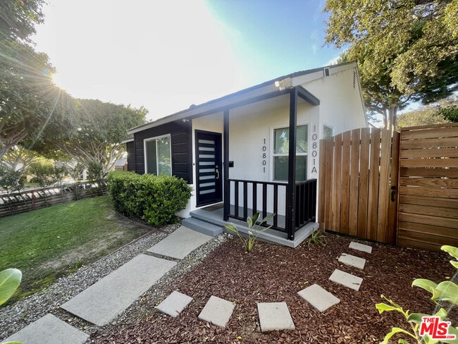 Building Photo - 10801 Galvin St