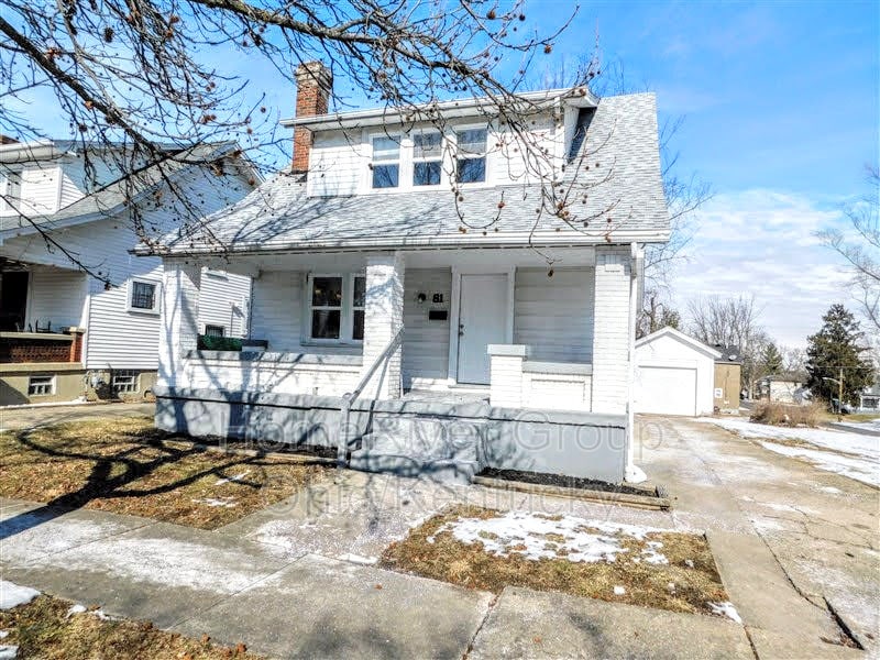 Primary Photo - 81 Pointview Ave