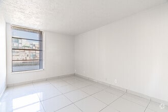 2BR, 1BA - 1,190SF - Windward Vista