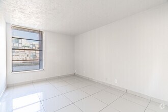 2BR, 1BA - 1,190SF - Windward Vista