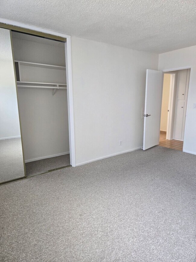 Foto del edificio - 8206 Romaine St