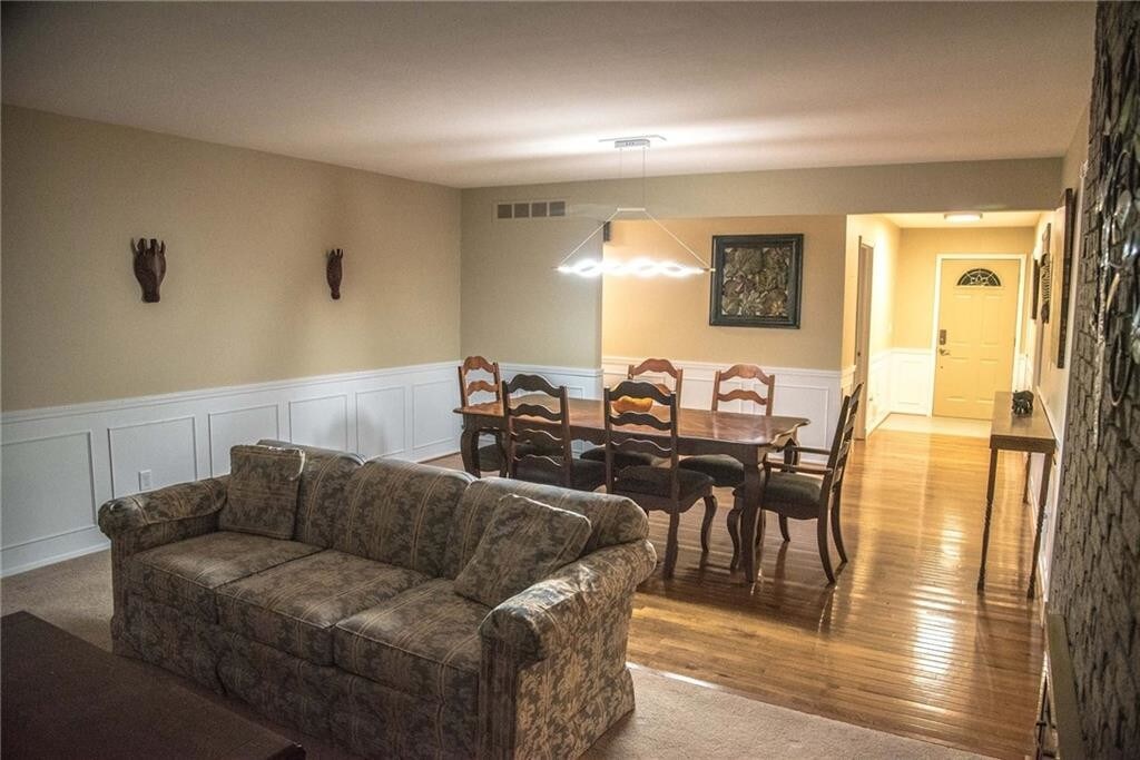 Foto principal - 5501 Boros Dr