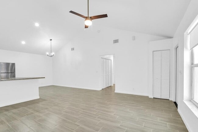 Photo - 13737 Yarmouth Dr Townhome