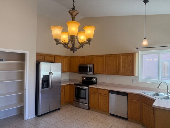 Foto del edificio - 8984 N Clover Way