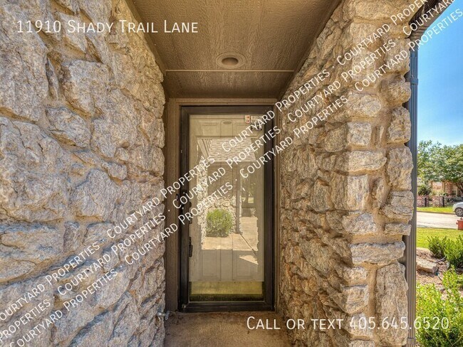 Foto del edificio - For Lease in Quail Creek!