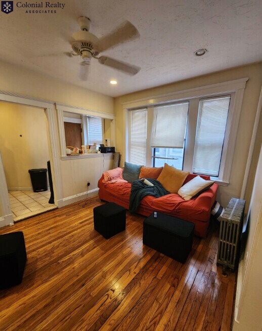Foto principal - 240 Kelton St