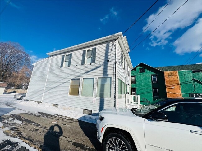 Building Photo - 157 Harry L Dr