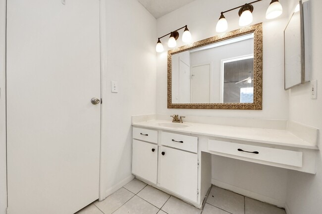 Building Photo - 2120 El Paseo St