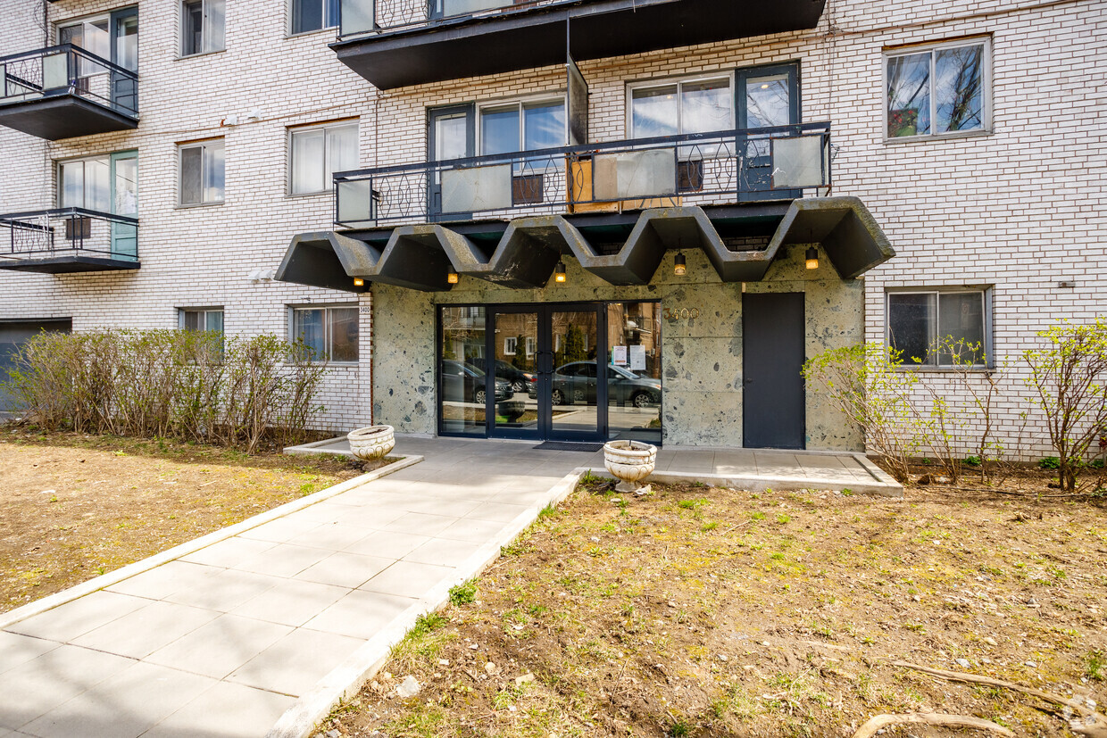 Building Photo - Place Decelles Apartments