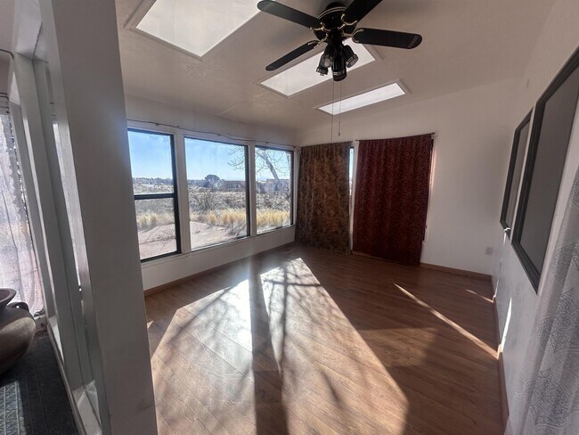 Foto del edificio - 563 Black Bear Rd NE