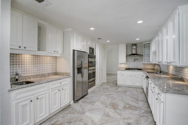 Building Photo - 4054 N Braeswood Blvd