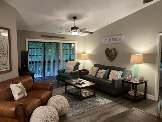 Foto del edificio - 14920 Summerlin Woods Dr