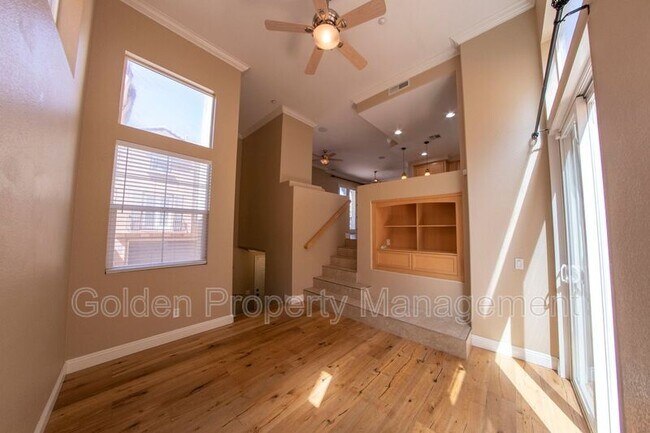 Building Photo - 2828 Villas Way