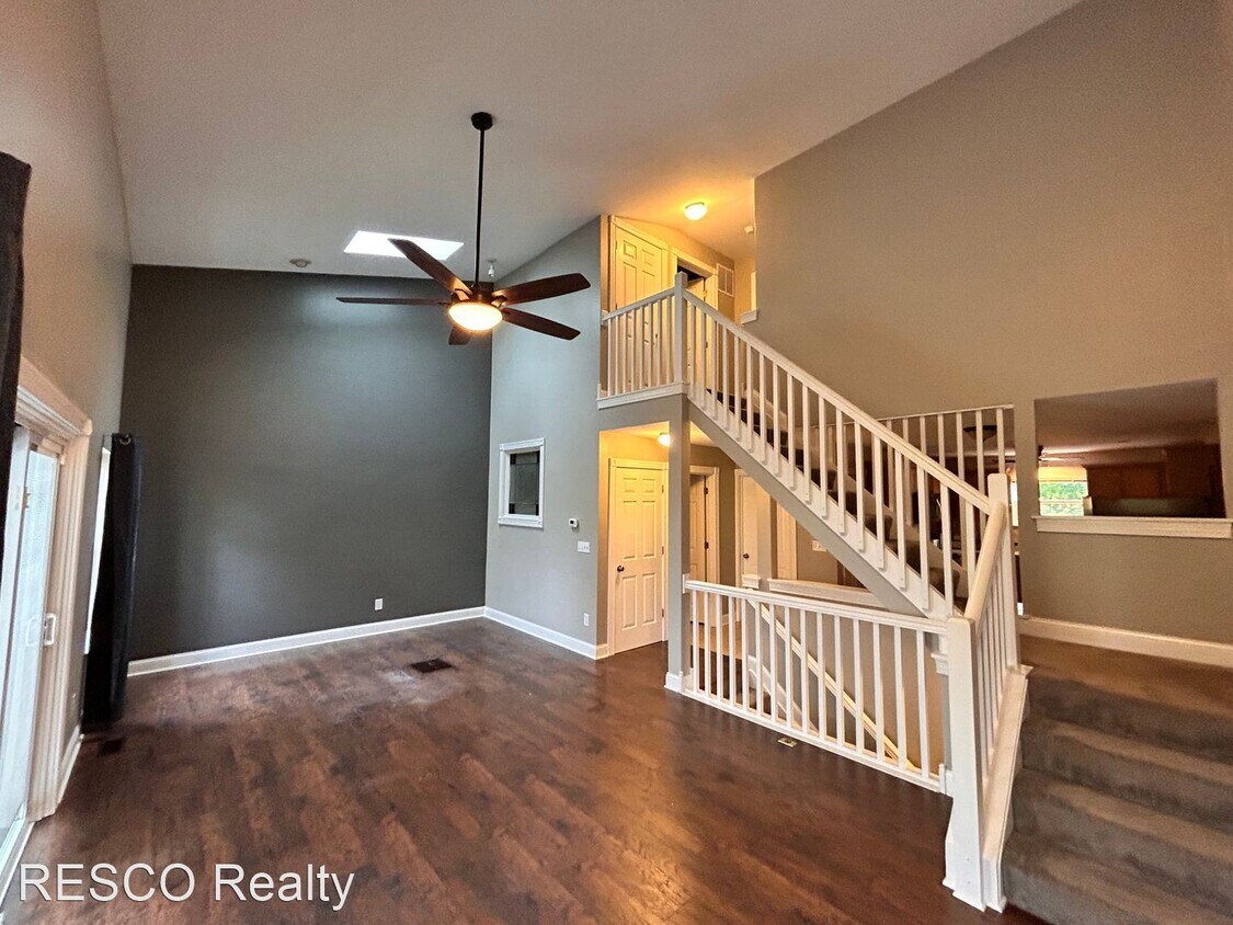 3 br, 2.5 bath House 614 W 2nd Ave House Rental in Columbus, OH