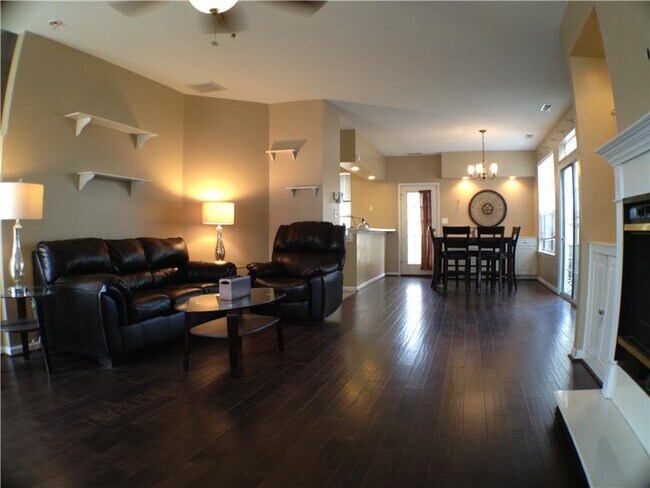 Foto del edificio - 1816 Riddlesworth Dr