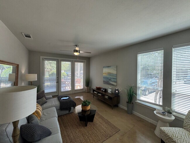 Foto del edificio - 4300 Cromwell Dr