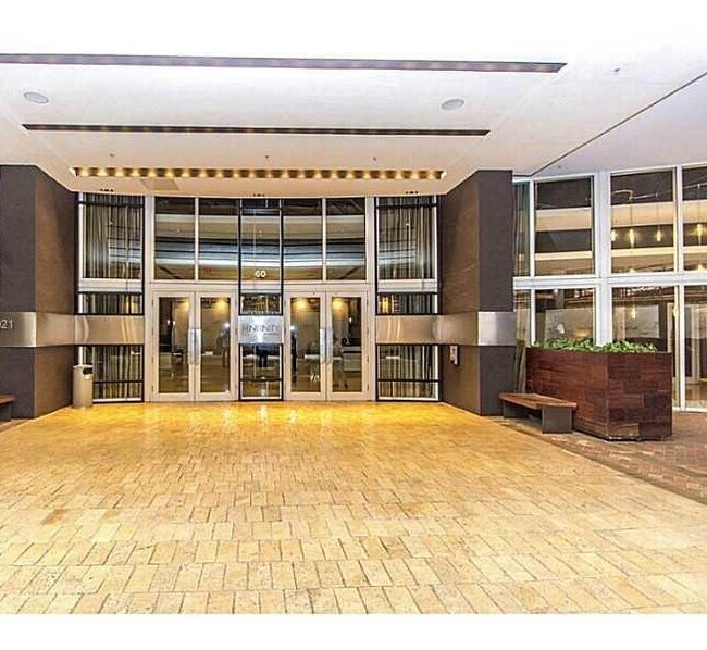Foto del edificio - 60 SW 13th St