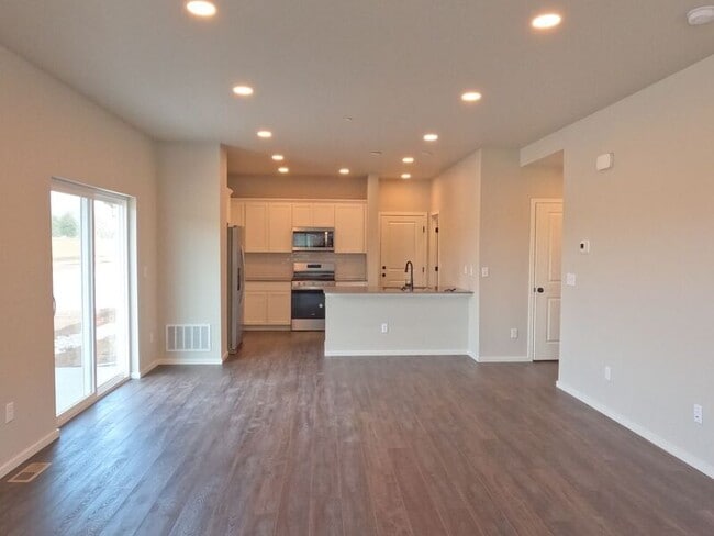 Building Photo - 2814 Barnstormer St