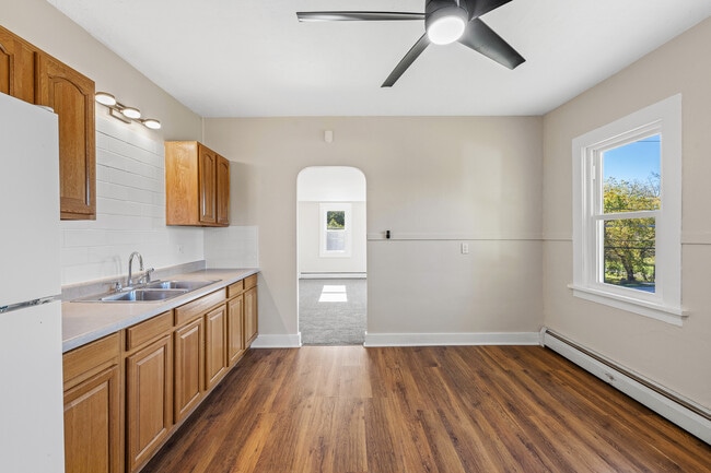 Building Photo - 5312 Genesee St